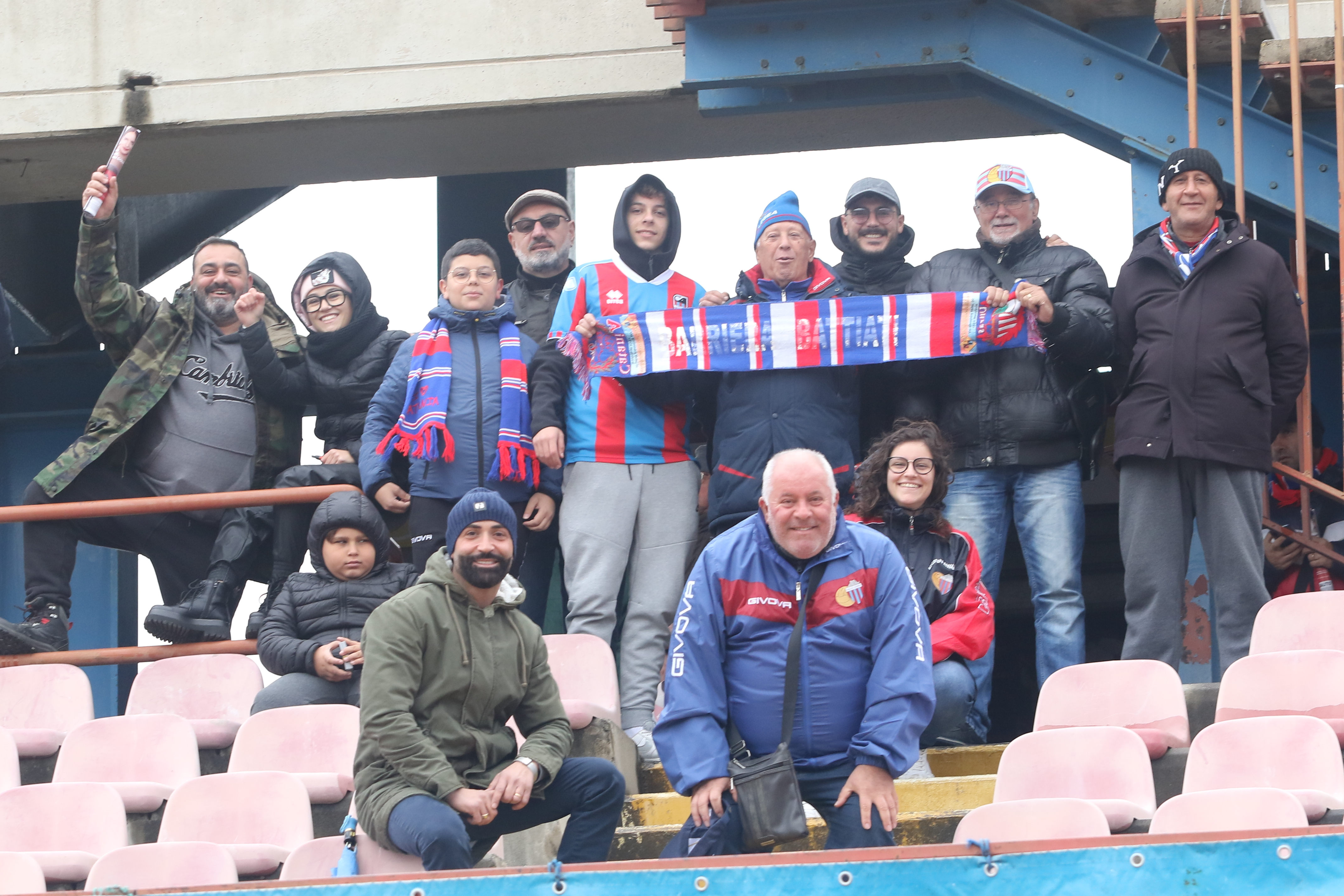 Catania-Acireale 1-0, tifosi allo stadio nonostante il maltempo: le FOTO più belle