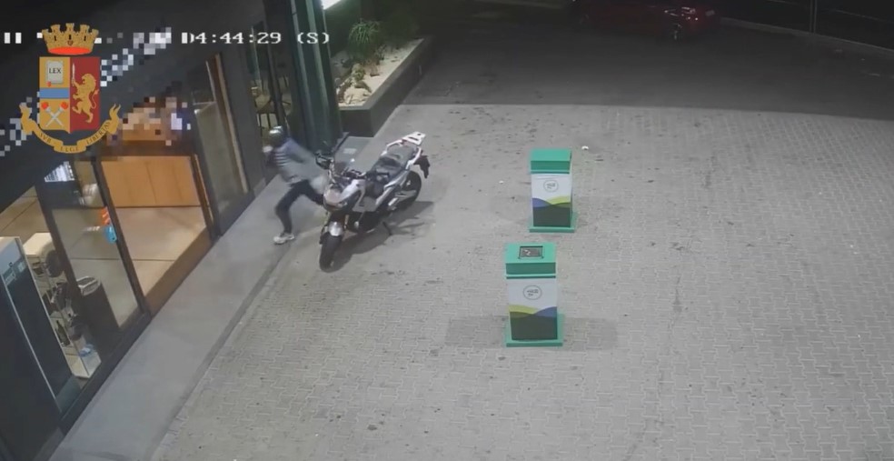 “Colpo” al distributore di via Palermo, rapinatore ferito durante la fuga: nuovo arresto – VIDEO