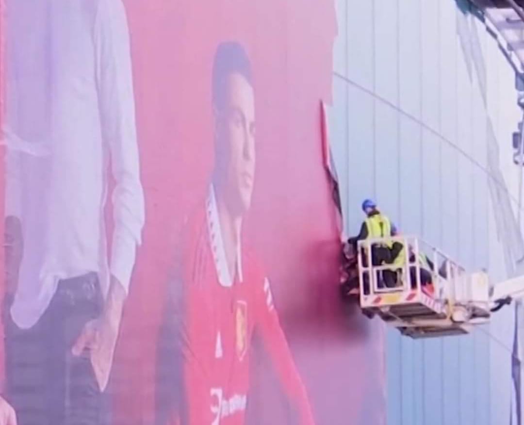 Caso Ronaldo, rimossa immagine di CR7 da Old Trafford