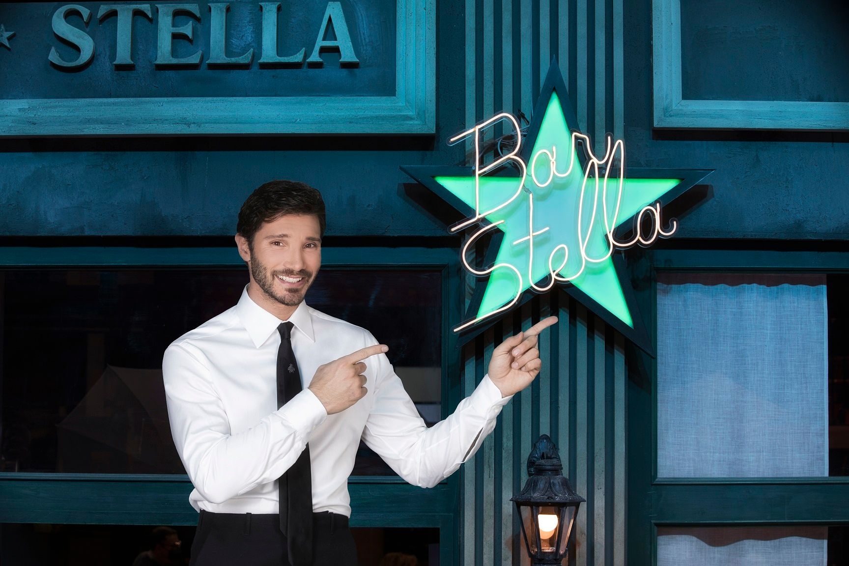 Su Raidue torna “Bar Stella” con Stefano De Martino, stasera parte la seconda edizione