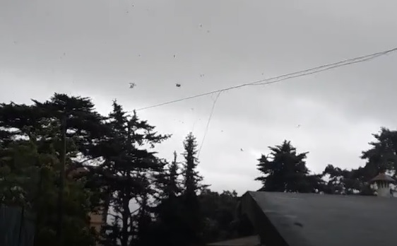 Violento tornado a Lisbona, vola tutto: il video pubblicato sul web