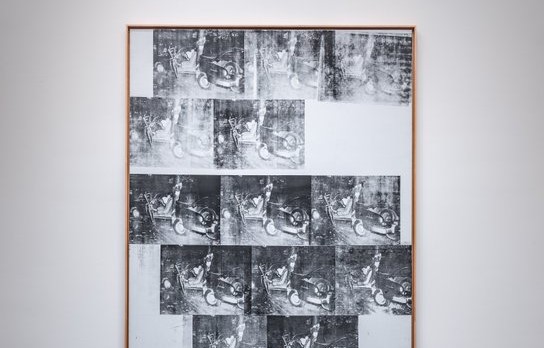 Asta record per quadro di Warhol, “White Disaster” venduto per 85,4 milioni di dollari