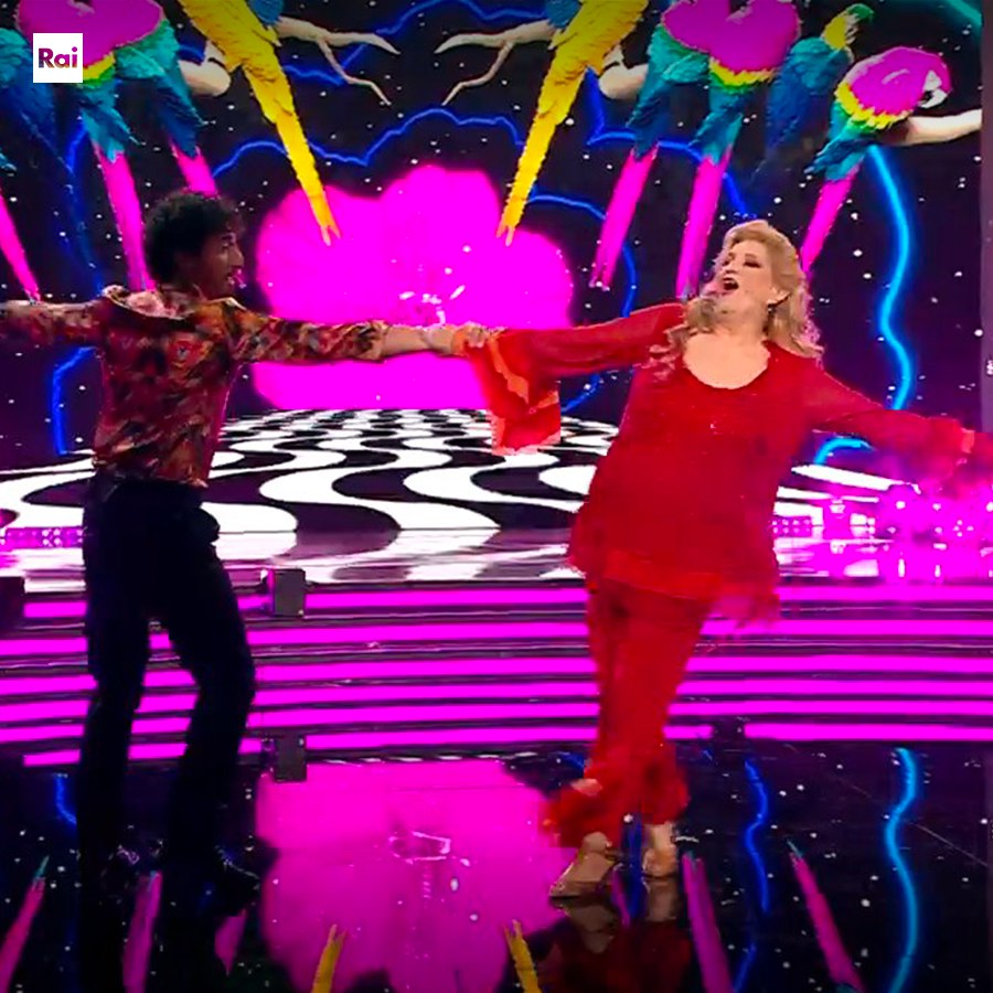 Ballando con le stelle 2022, due le coppie eliminate e una ritirata nella sesta puntata: chi sono Ballando con le stelle 2022, due le coppie eliminate e una ritirata nella sesta puntata: chi sono
