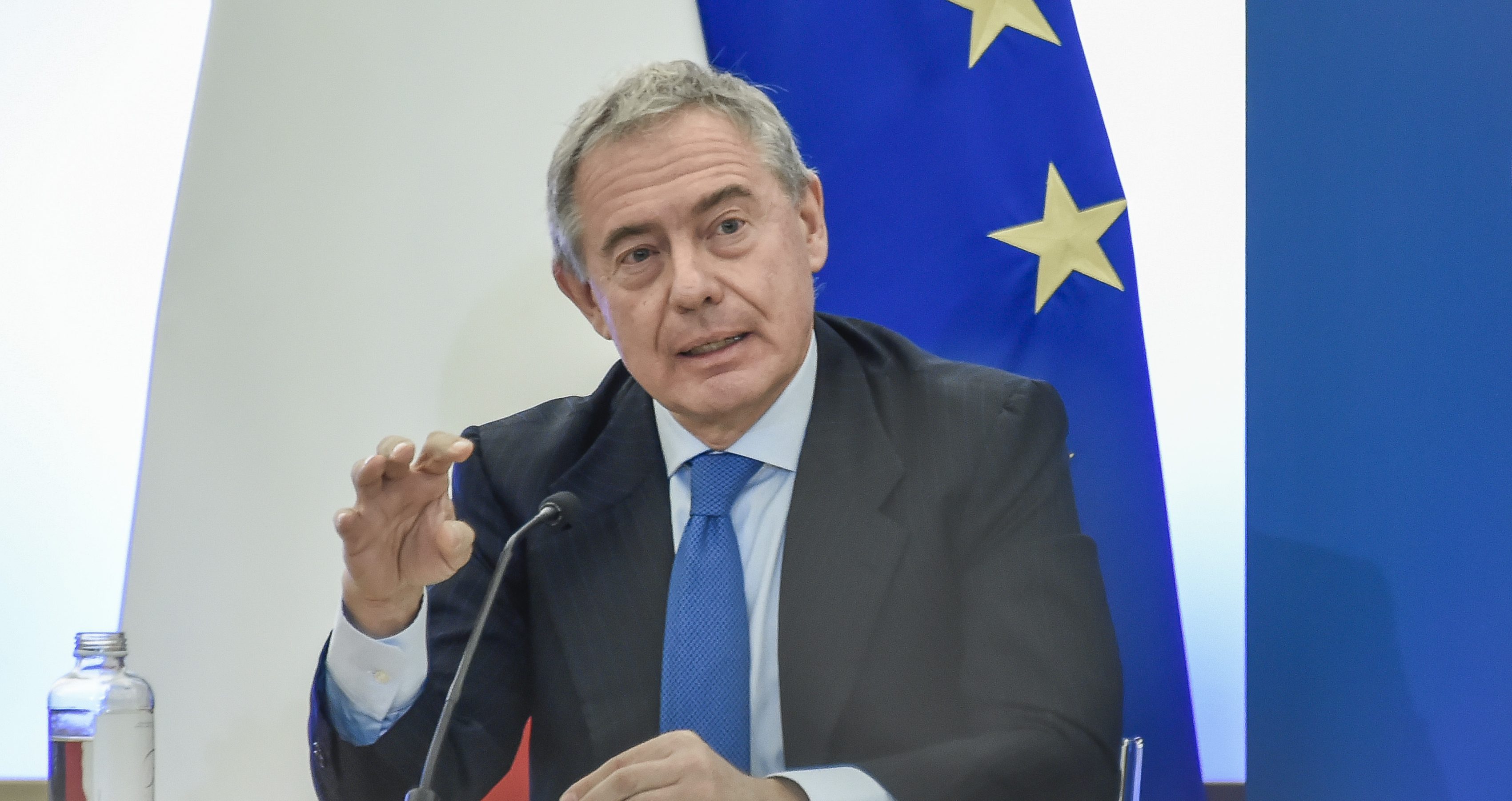 Caro carburanti, ministro Urso convoca Consiglio nazionale consumatori e utenti