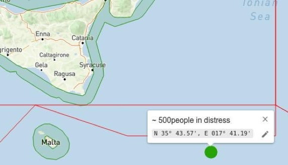 Migranti, barcone alla deriva con 500 persone a bordo vicino Malta