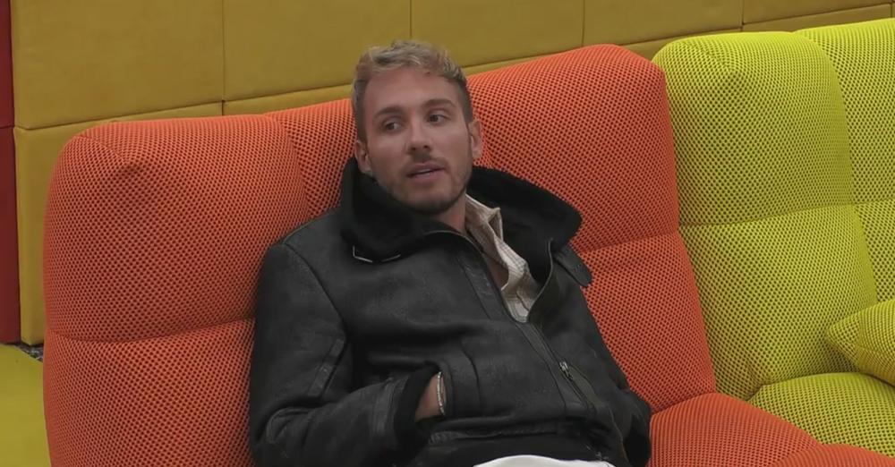 Grande Fratello Vip, il Covid colpisce ancora: “Ogni giorno perdiamo concorrenti”