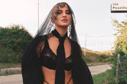 Arisa incanta con un monologo a Le Iene: “Essere buoni non è da sfigati, ma è una scelta sexy”