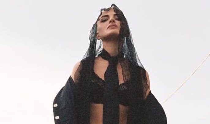 Arisa incanta con un monologo a Le Iene: “Essere buoni non è da sfigati, ma è una scelta sexy”