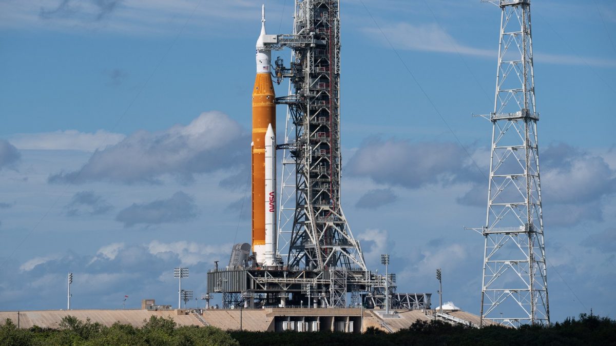 Lancio di Artemis 1, l’industria spaziale italiana vola sulla Luna: ecco il video