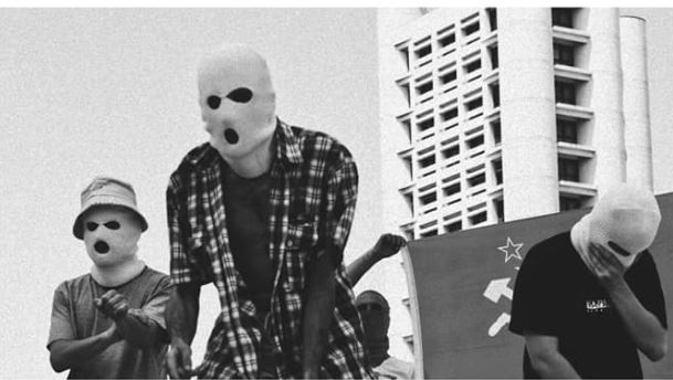 La band “P38-La Gang” indagata per istigazione a delinquere