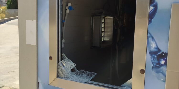 Vandali scatenati a Siracusa e provincia: la mappa dei raid, le Foto