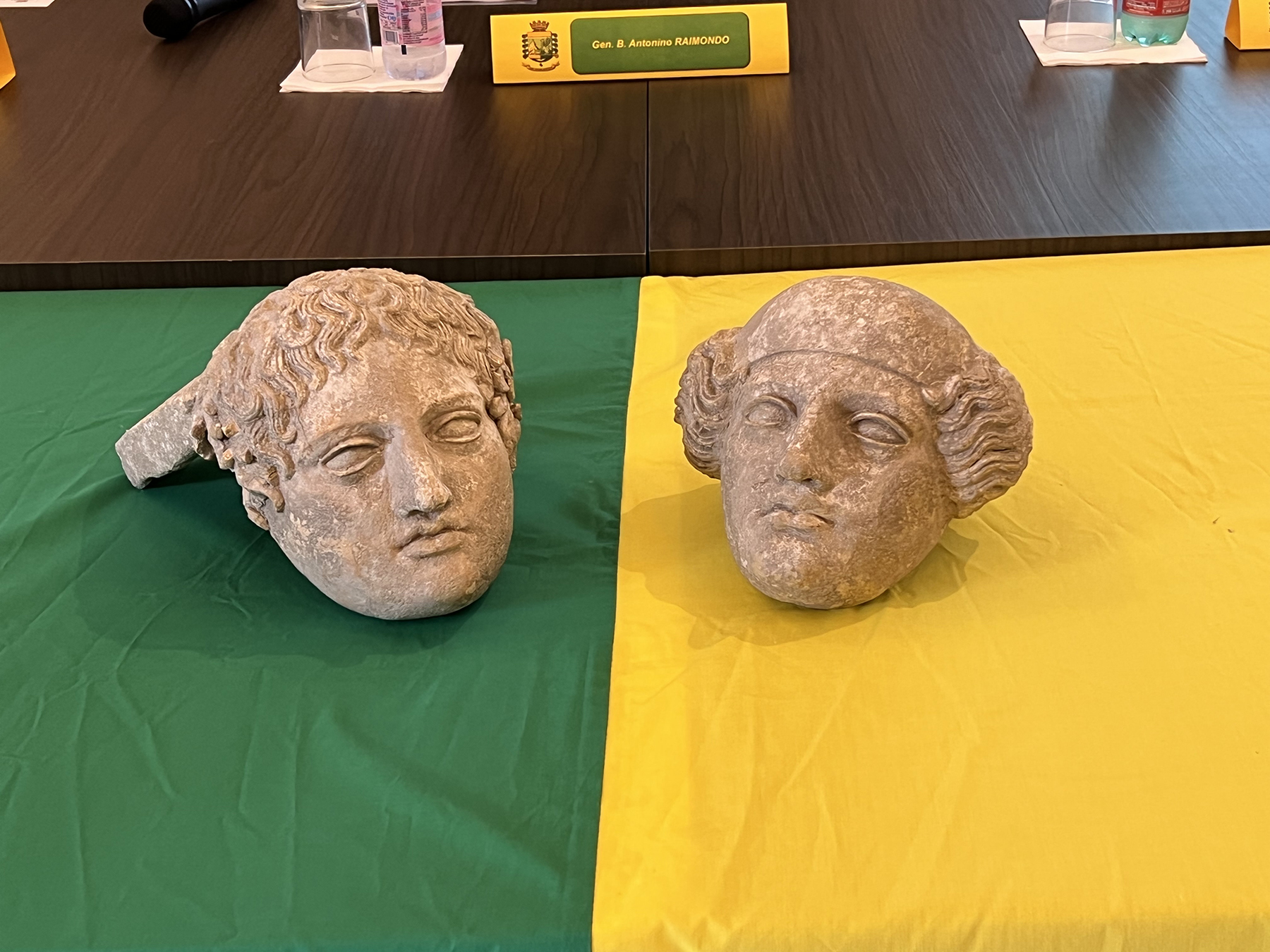 Catania, la Gdf “scova” due importanti reperti risalenti al V secolo a.C.