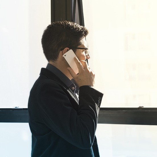 Torino, colpito da tumore dopo uso prolungato cellulare: per Corte Appello ha diritto a rendita