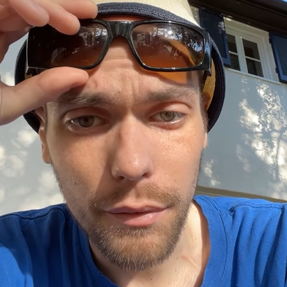 Tragedia per Tim Roth: è morto a 25 anni il figlio Cormac: su Instagram l’ultimo post