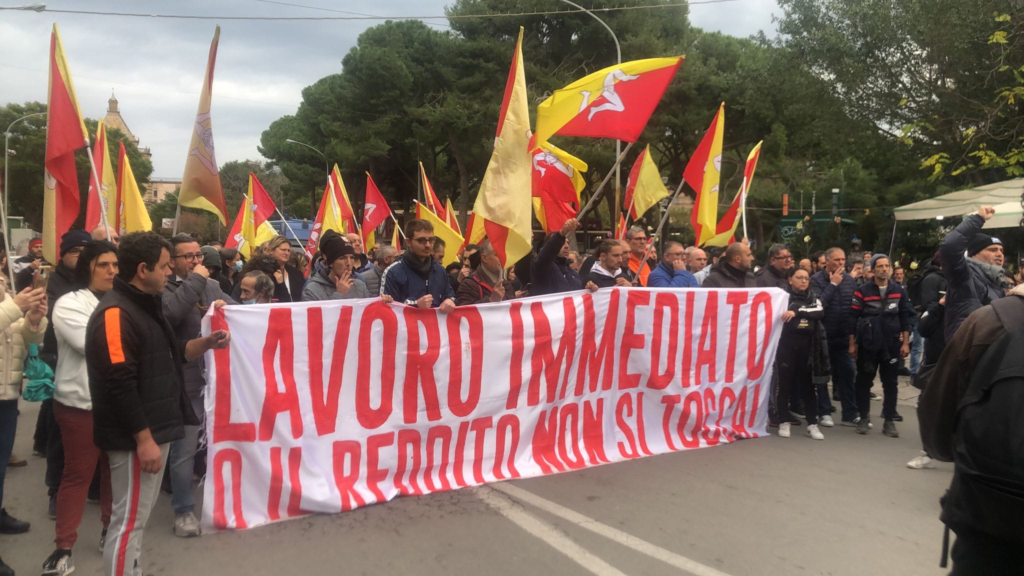 Catania scende in piazza per difendere il “Reddito di Cittadinanza”