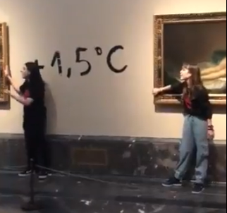 Madrid, ambientalisti si “attaccano” a due capolavori di Goya al Prado