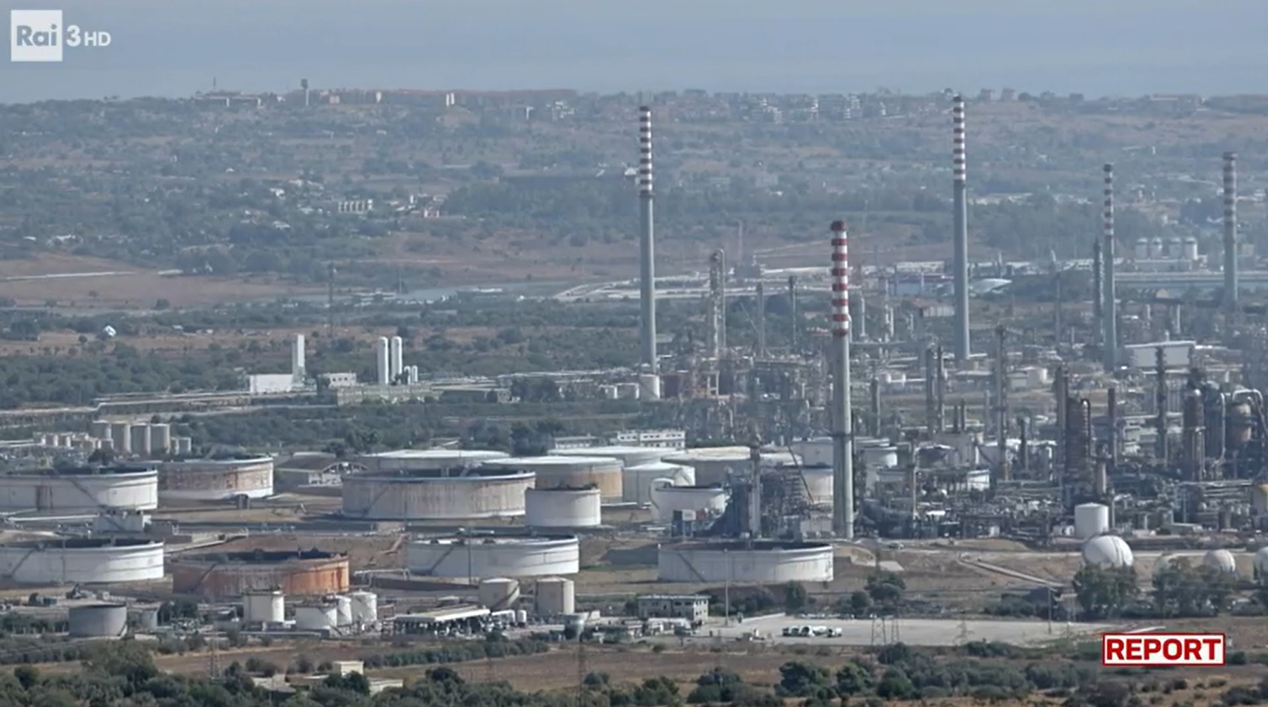 Petrolchimico Priolo a rischio chiusura, Report svela lo “scontro geopolitico”: le reazioni dall’Ars