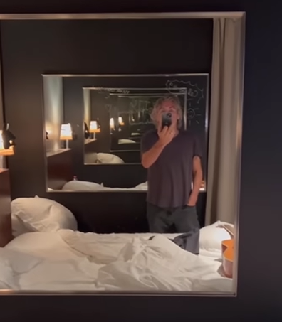 Isolamento e quarantena a Parigi per Ligabue: “Non mi passa piu’!