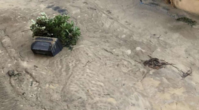 Maltempo in Campania, auto trascinata in mare: salvato uomo travolto dal fango