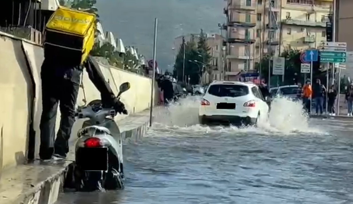 La furia di “Poppea” in Sicilia: strade allagate a Palermo