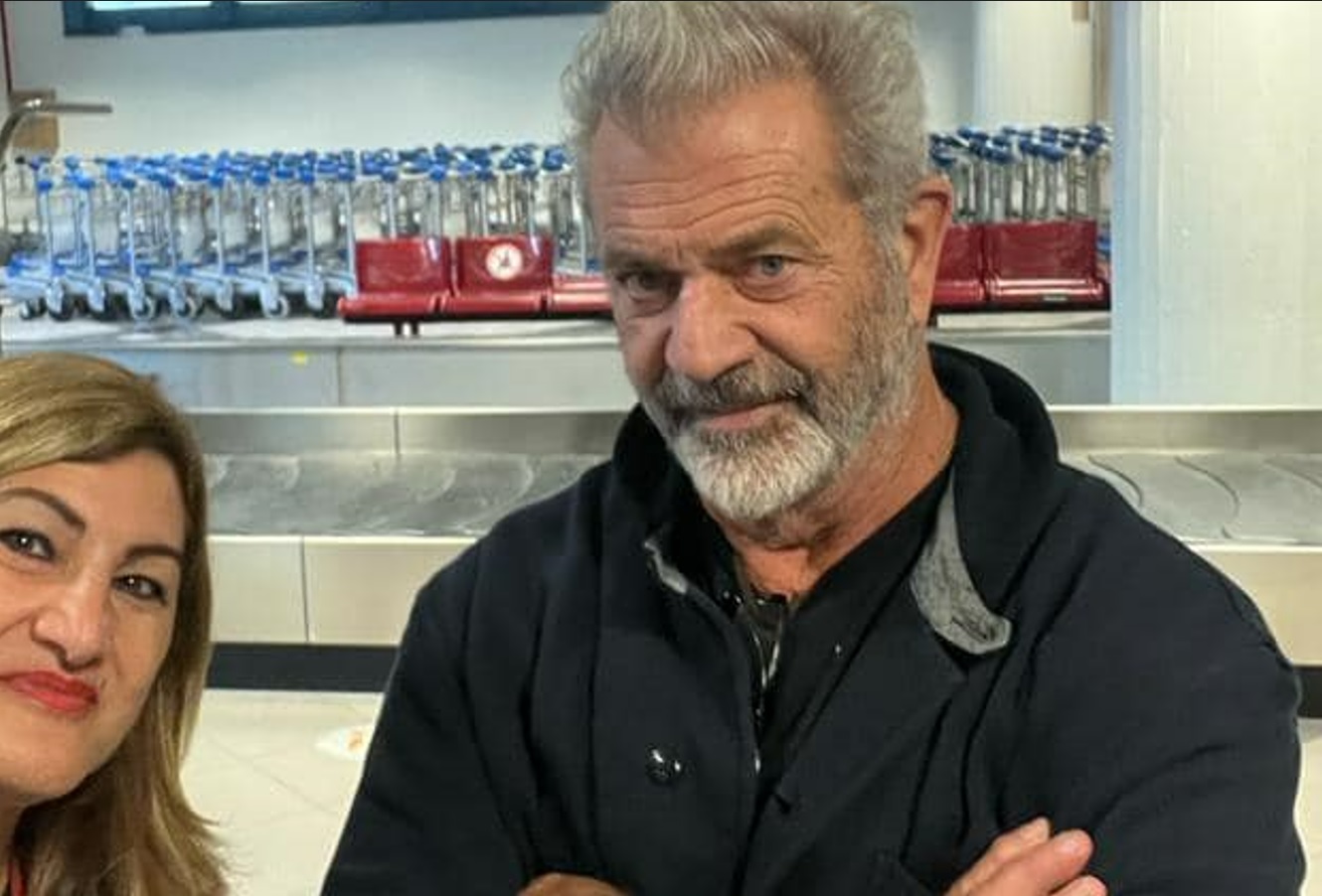 Mel Gibson in osteria, Mick Jagger tra le arance: parata di star e vip in Sicilia