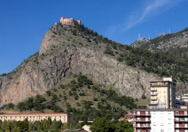 “Acchianata ecologica” a Monte Pellegrino, Confcommercio Palermo: “No al degrado”