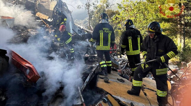 Nuoro, esplosione fa crollare abitazione rurale: due feriti gravi e due dispersi