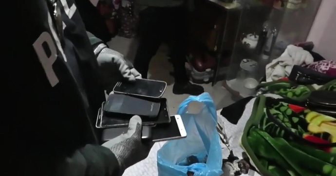 Filonazisti su telegram, 3 arrestati: scambio di video orrore tra ragazzini