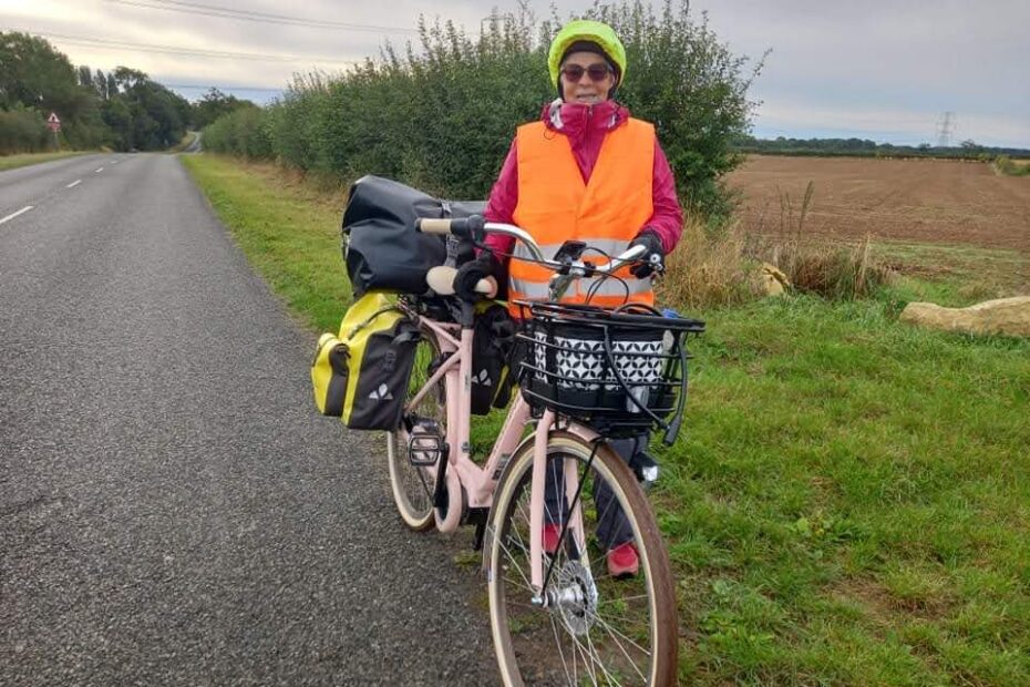 Cambiamento climatico, donna pedala per protesta fino all’Egitto