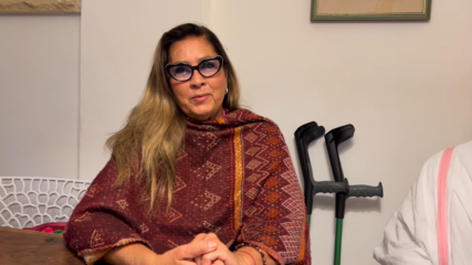 Problemi al ginocchio per Romina Power: “Non riesco più a camminare”