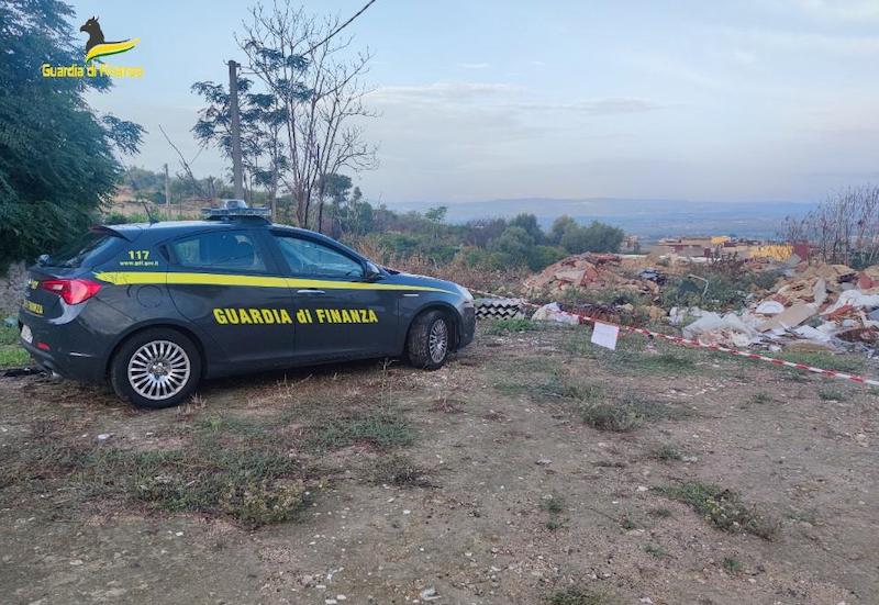 Rifiuti a Lentini, sequestrata discarica abusiva di 6mila metri quadrati