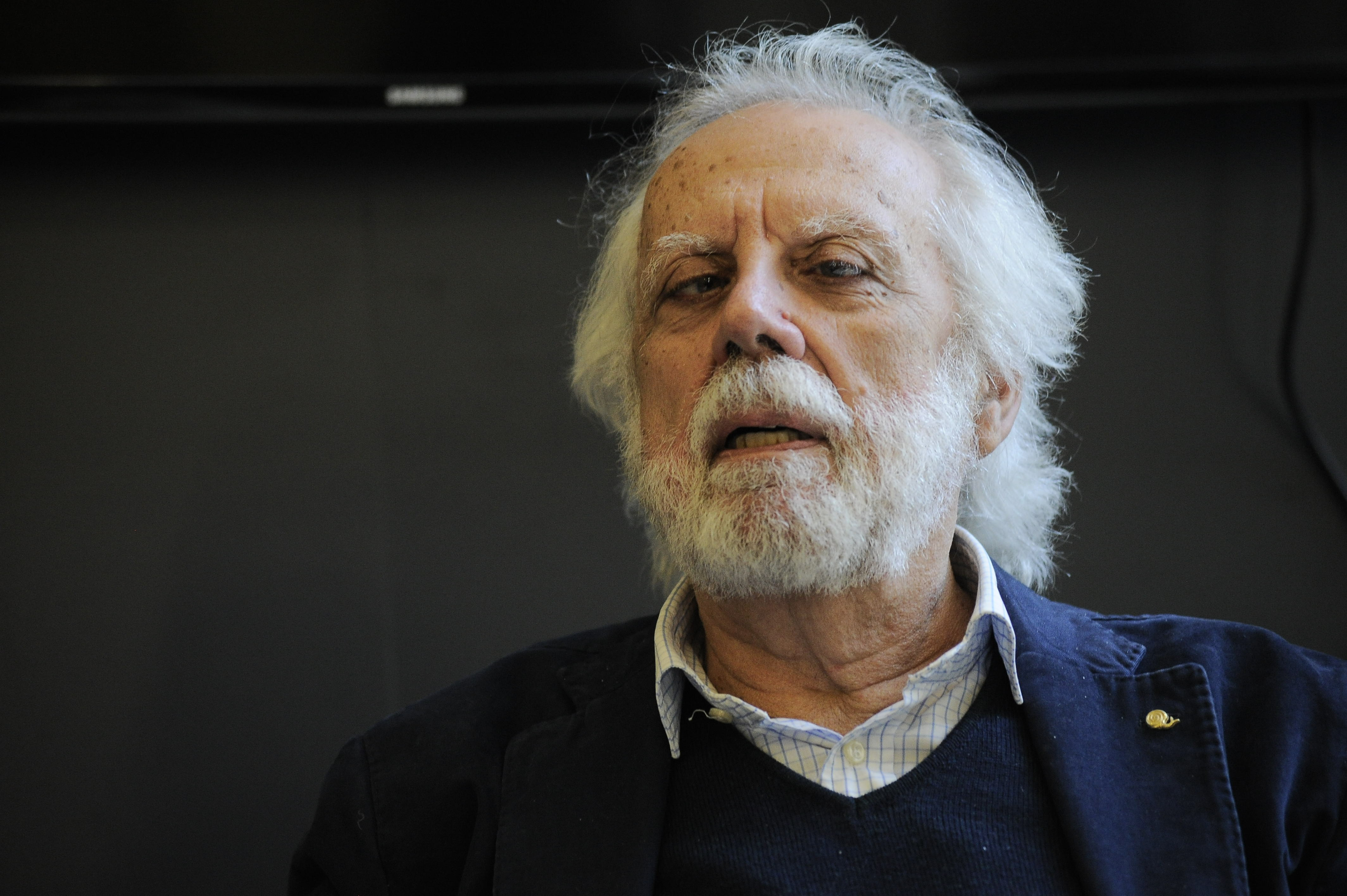 Sergio Staino sta riemergendo dal coma: migliorano le sue condizioni