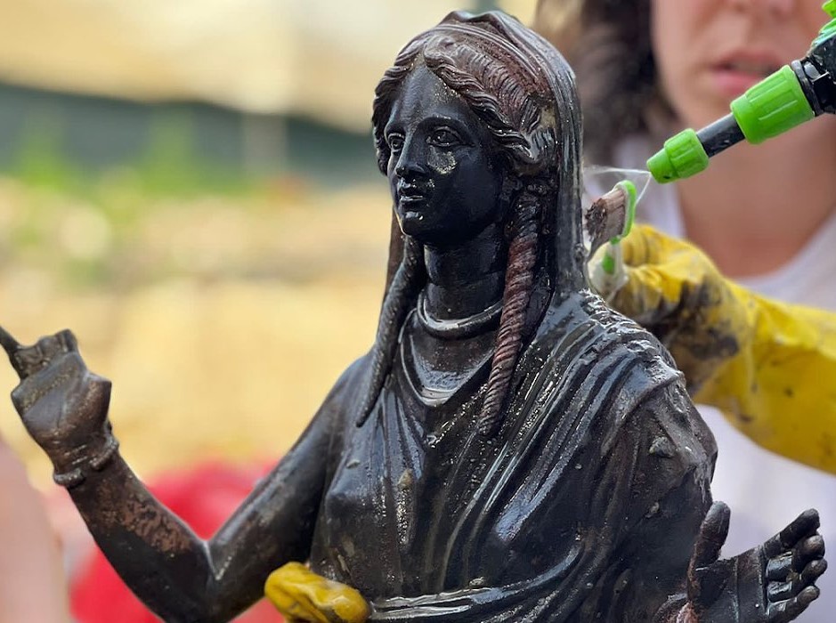 San Casciano dei Bagni, ritrovate oltre 20 statue di bronzo: “Scoperta più importante da Riace”