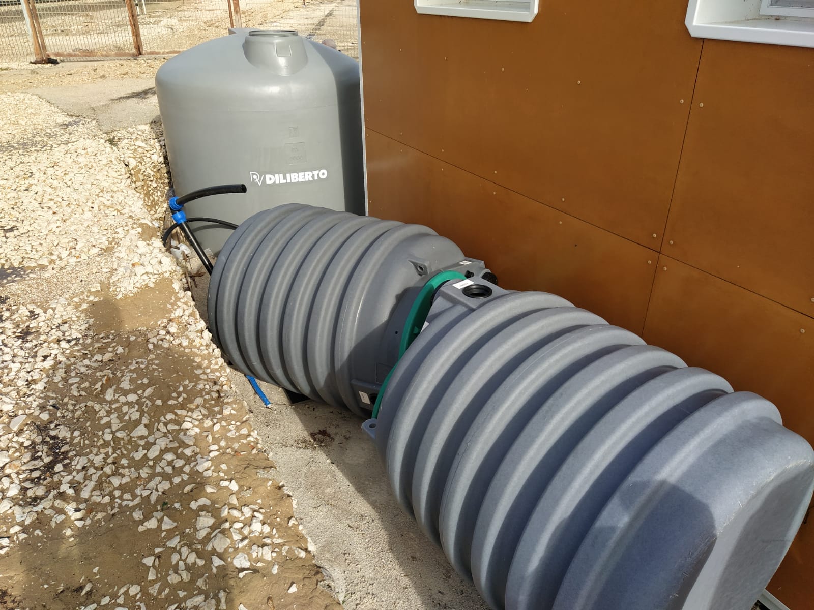 Vandali in azione a Mazara, danni alla stazione marittima