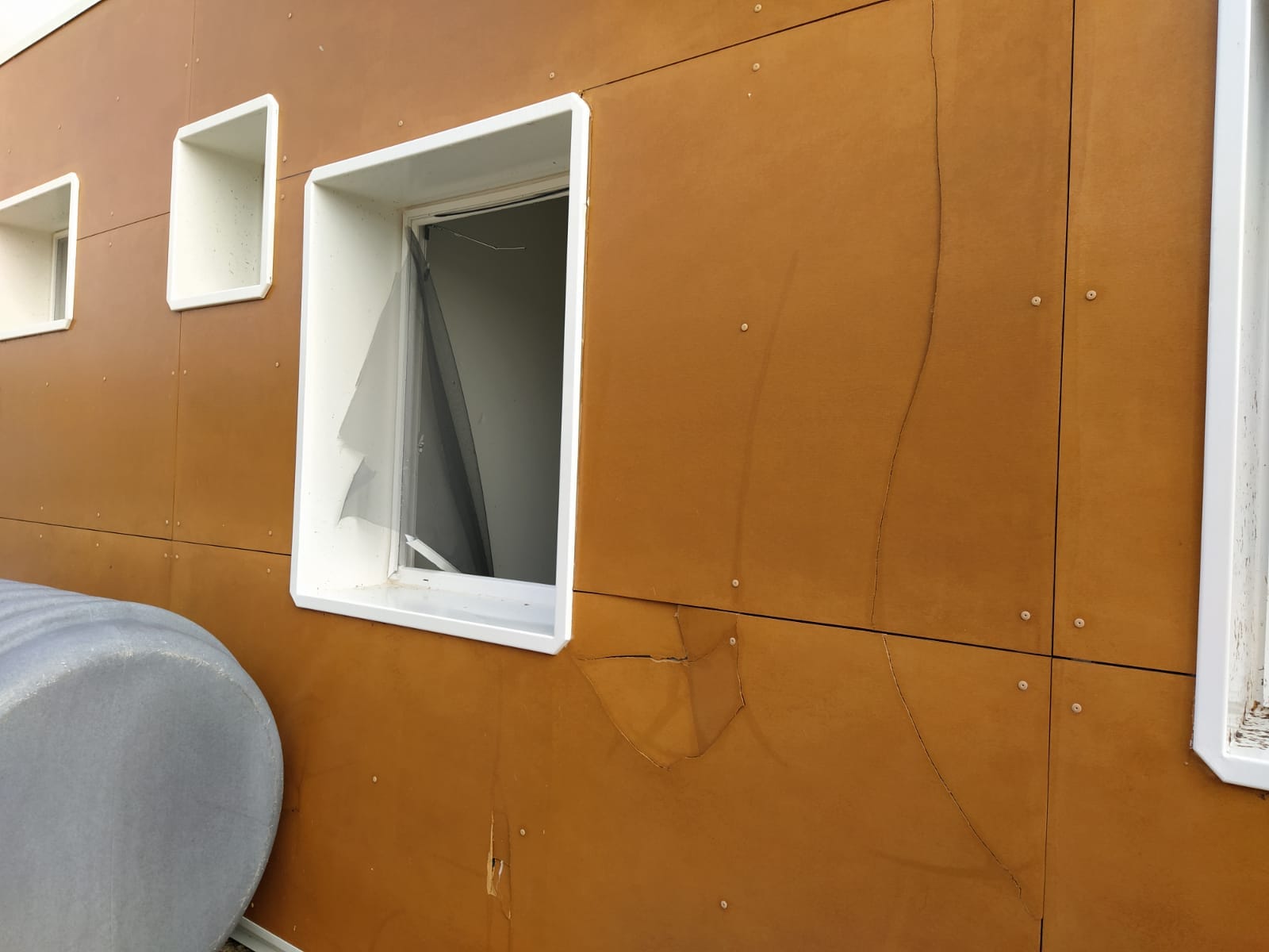 Vandali in azione a Mazara, danni alla stazione marittima