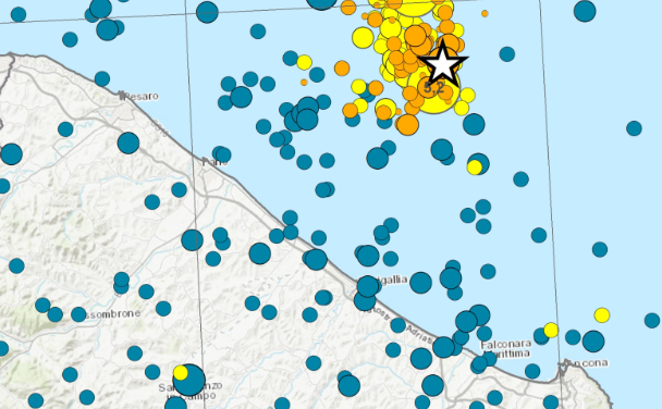 La terra continua a tremare nelle Marche, scossa di magnitudo 4 e sette repliche