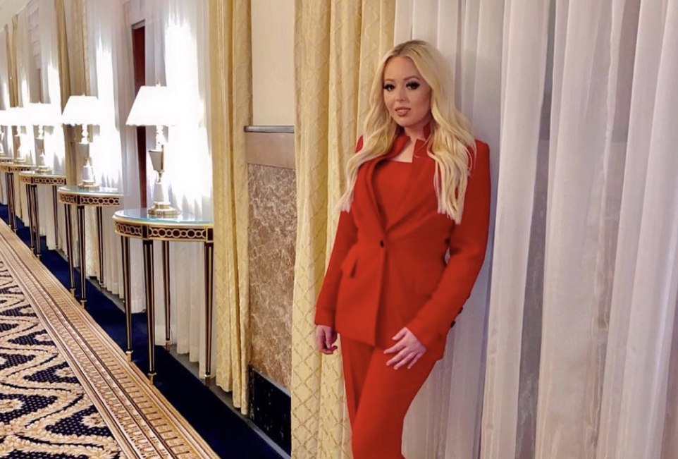 Nicole rovina il matrimonio di Tiffany Trump, il terzo incomodo per la figlia di Donald è l’uragano Nicole rovina il matrimonio di Tiffany Trump, il terzo incomodo per la figlia di Donald è l’uragano
