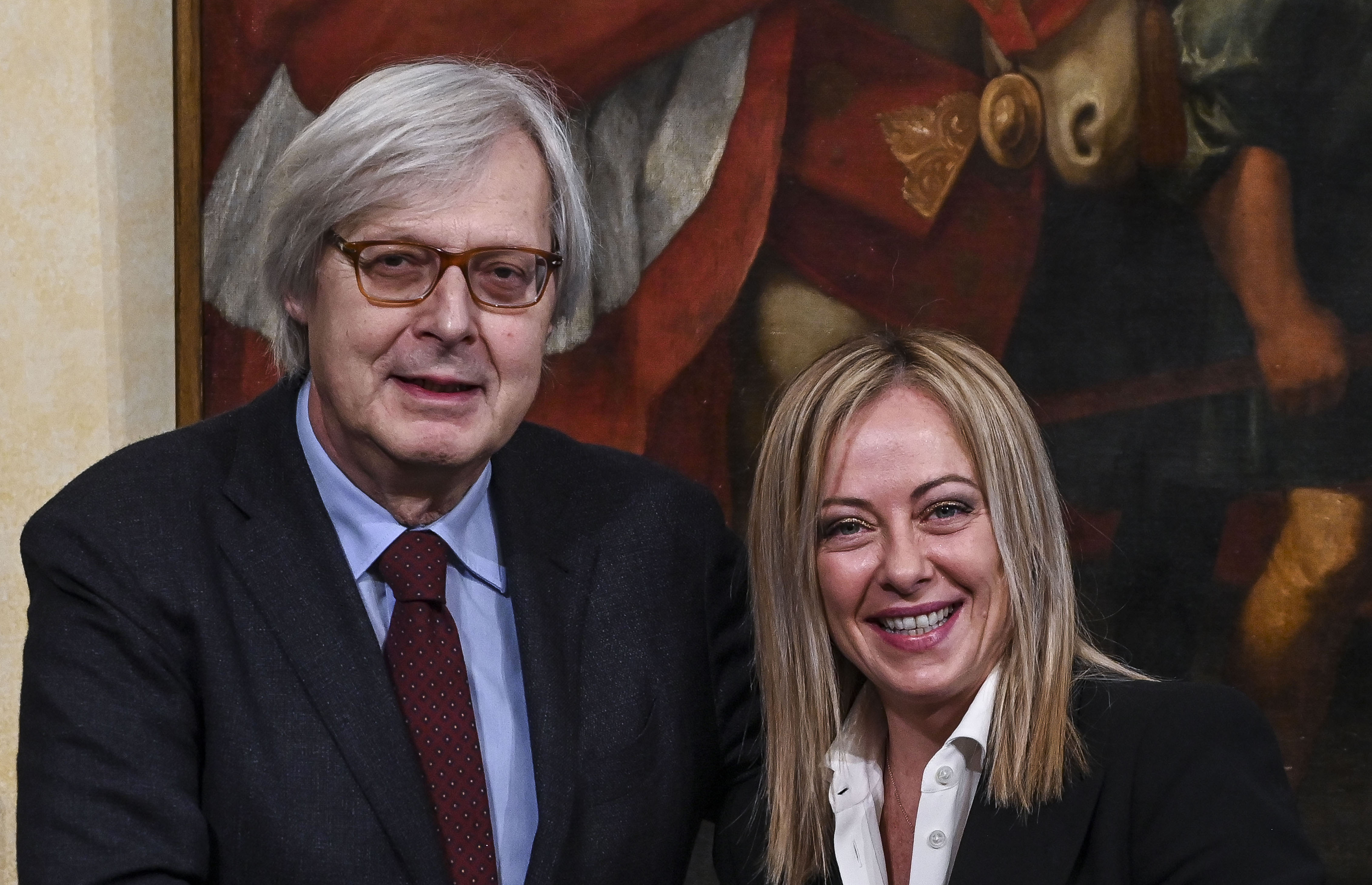 Il miraggio del ponte sullo Stretto? Sgarbi: “Non si farà mai, è una visione di Salvini”