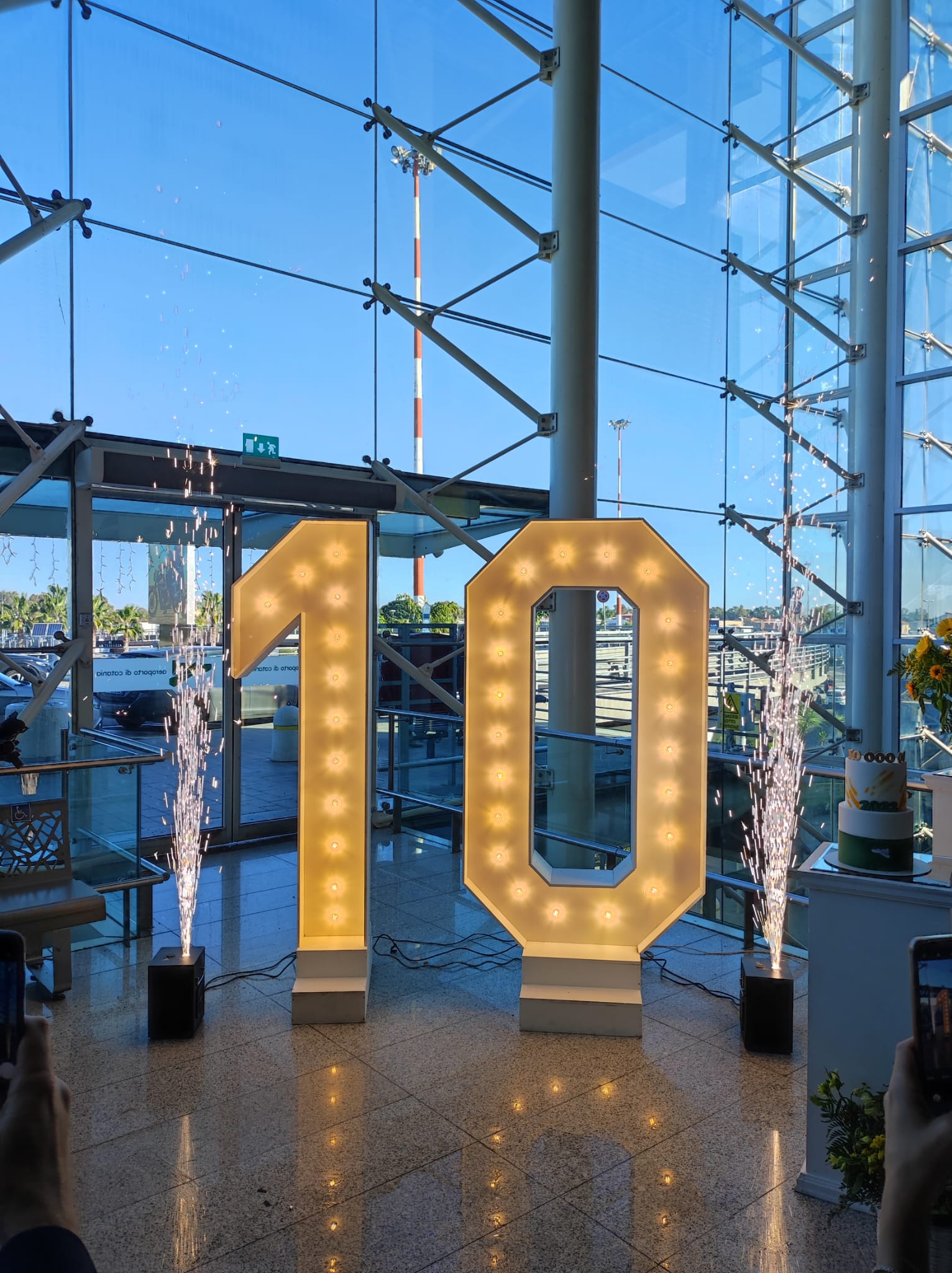 Galleria foto 'L’Aeroporto di Catania festeggia 10 milioni di passeggeri e guarda al 2023: “Verso traguardi più elevati” – VIDEO' - foto 2