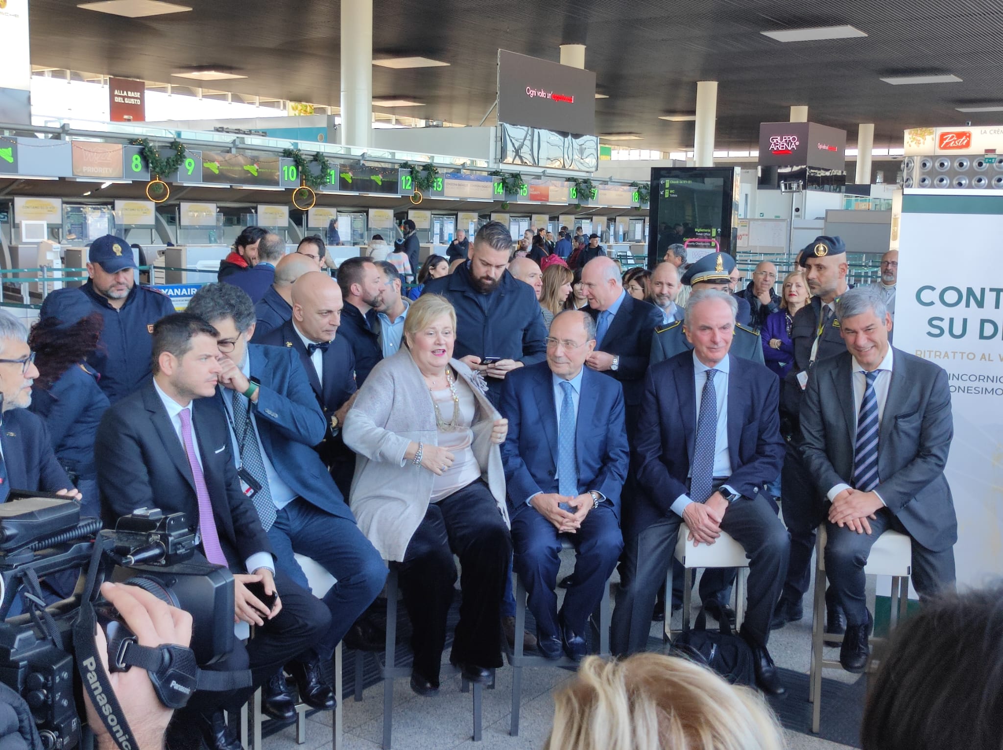 L’Aeroporto di Catania festeggia 10 milioni di passeggeri e guarda al 2023: “Verso traguardi più elevati” – VIDEO L’Aeroporto di Catania festeggia 10 milioni di passeggeri e guarda al 2023: “Verso traguardi più elevati” – VIDEO