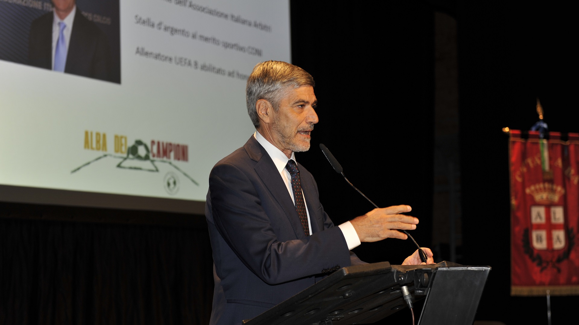 Arbitri, Trentalange si è dimesso da presidente Aia