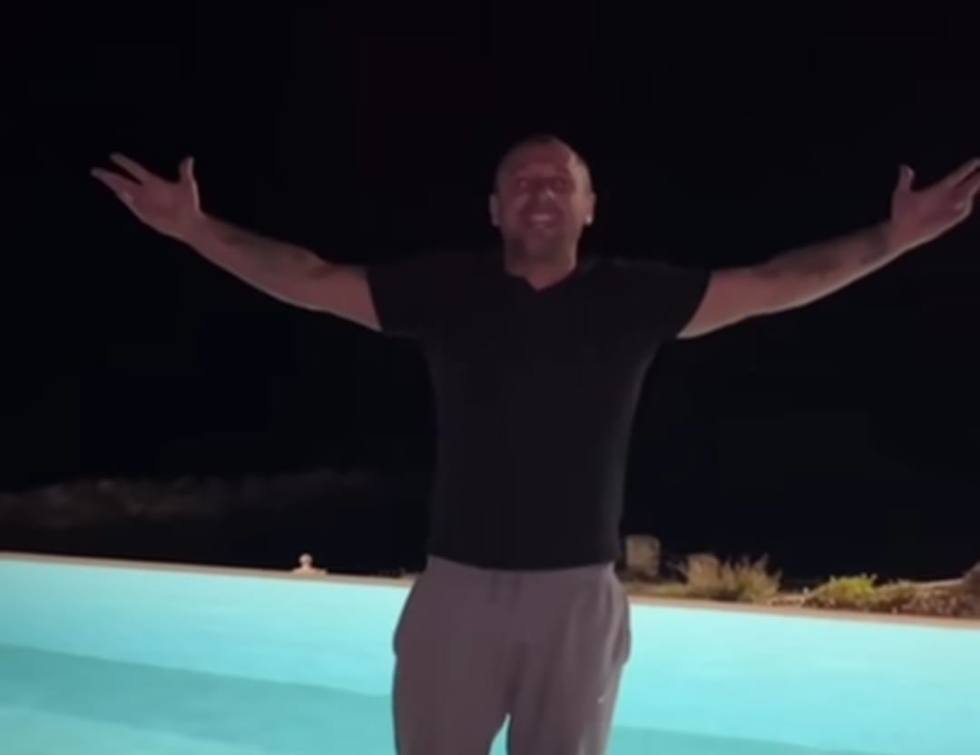 Argentina campione, Cassano si tuffa in acqua per Messi: il video