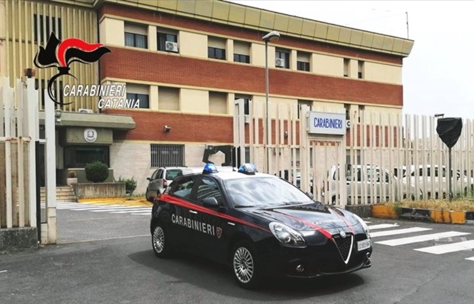 Revolver e fucile da caccia pronti all’uso ma posseduti illegalmente: un arresto nel Catanese