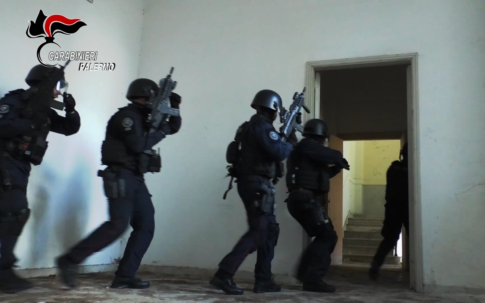 Estorsioni ai commercianti di Palermo, 9 fermi: le riunioni di mafia in una sala da barba – VIDEO