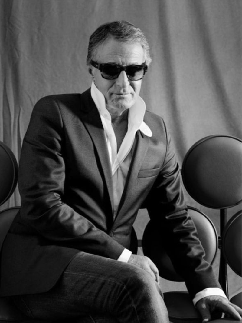 Moda, addio a Eric Pfrunder: per tre decenni direttore artistico dell’immagine di Chanel