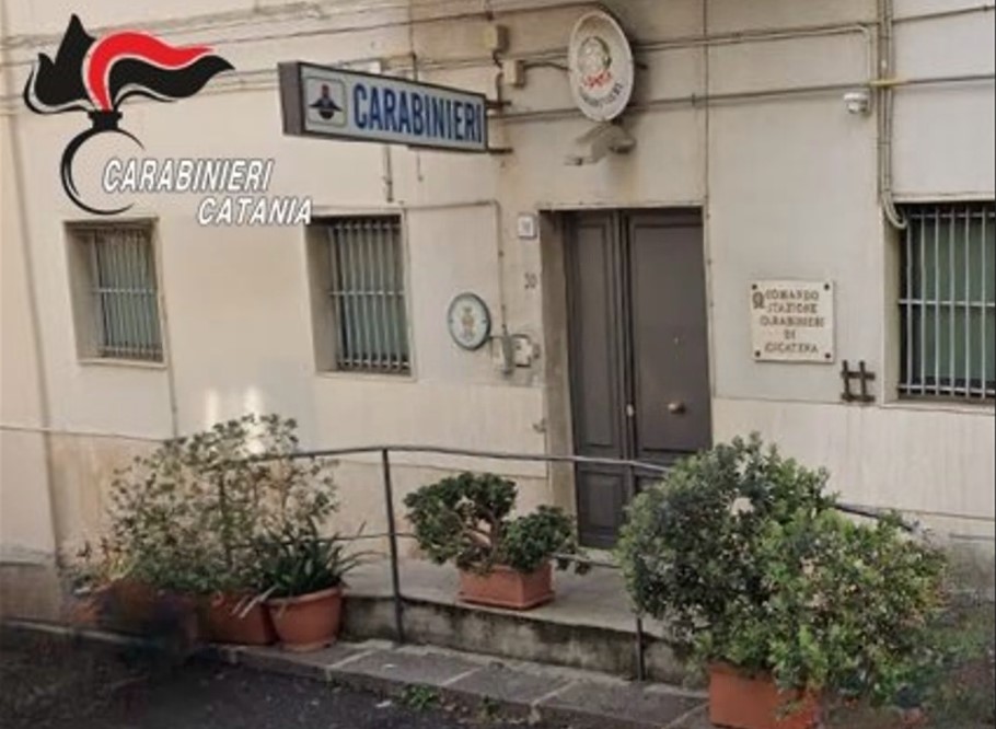 Evade dai domiciliare per rubare una Lancia Y vicino casa: arrestato nel Catanese