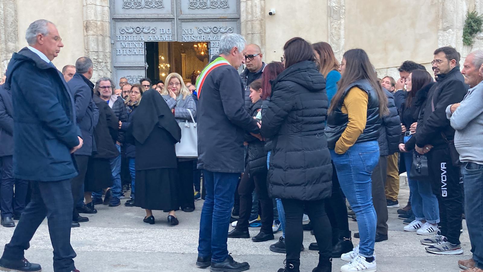 Coniugi uccisi a Racalmuto, svolti i funerali: “Momento di dolore e smarrimento”