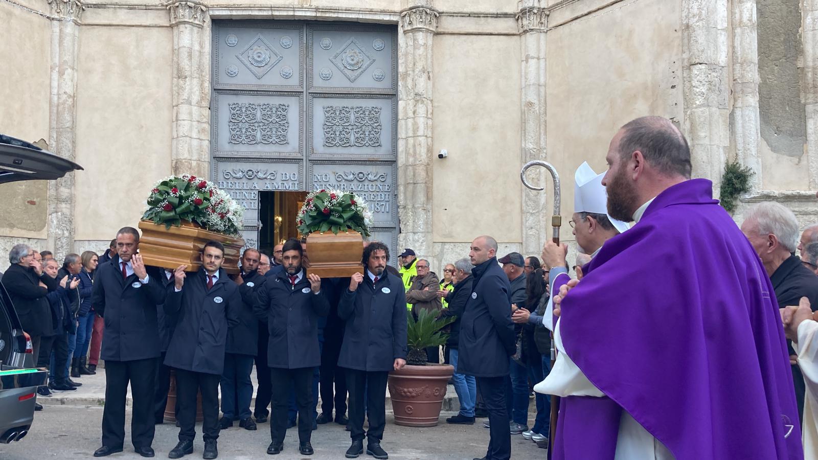 Coniugi uccisi a Racalmuto, svolti i funerali: “Momento di dolore e smarrimento”