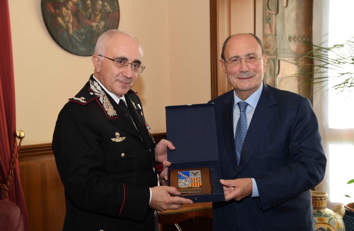 Il governatore Schifani riceve il generale Castello e ringrazia l’Arma per l’impegno nel territorio