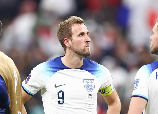 Qatar 2022, scommette su vittoria Inghilterra ai mondiali: 18 mila magliette da “buttare”